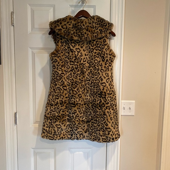 Curations Faux Fur Vest - Picture 2 of 4